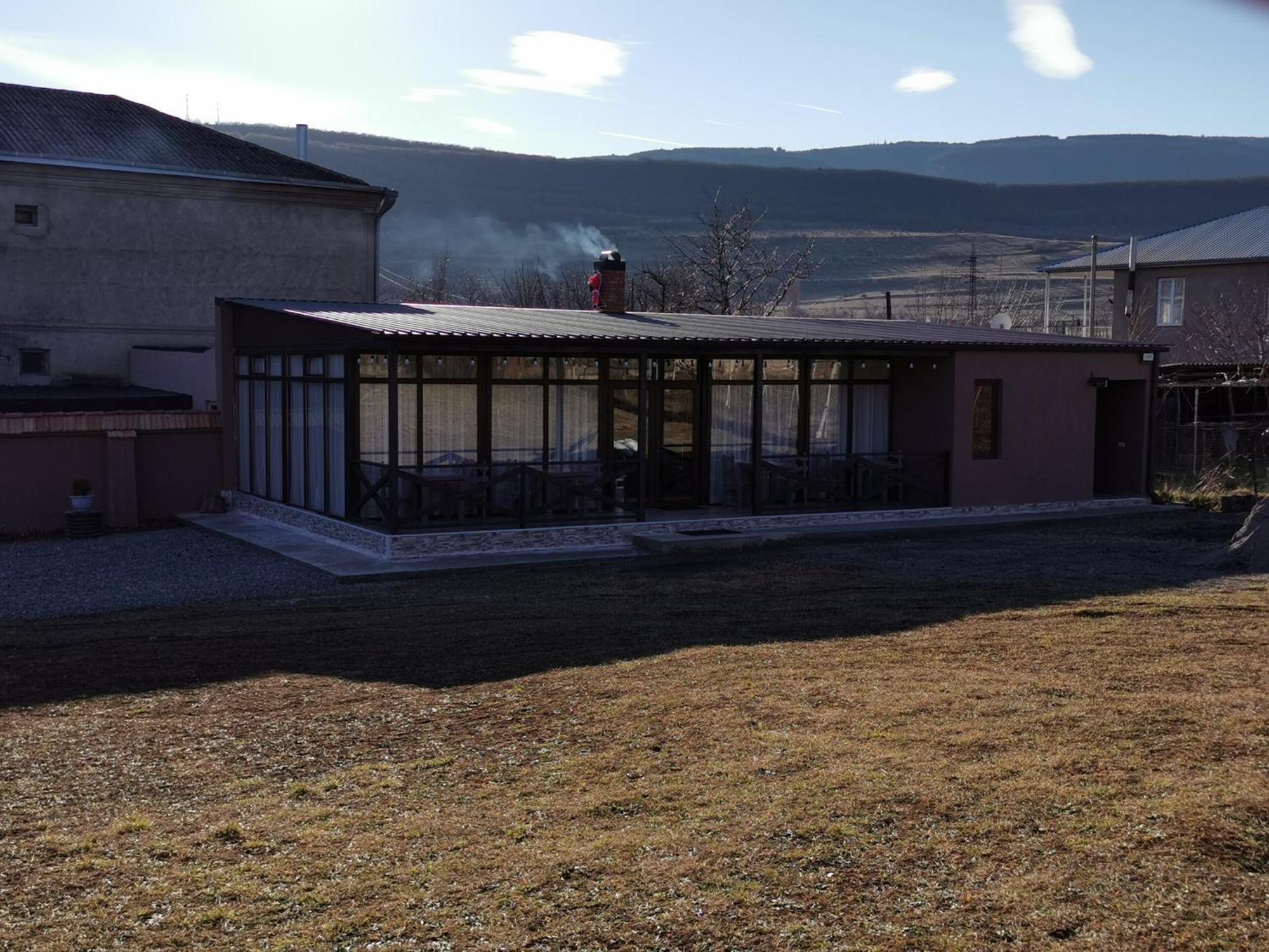 Chateau Ateni Cottages Гори Екстериор снимка