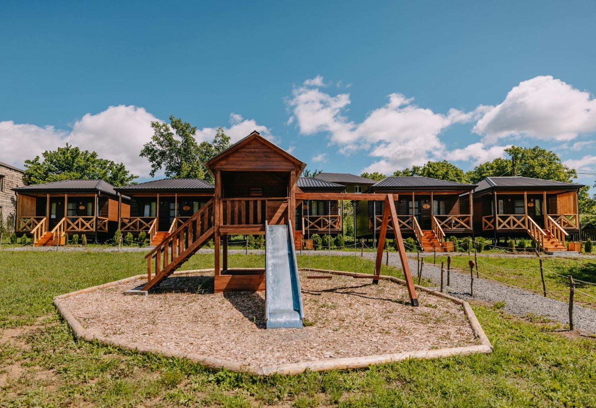 Chateau Ateni Cottages Гори Екстериор снимка