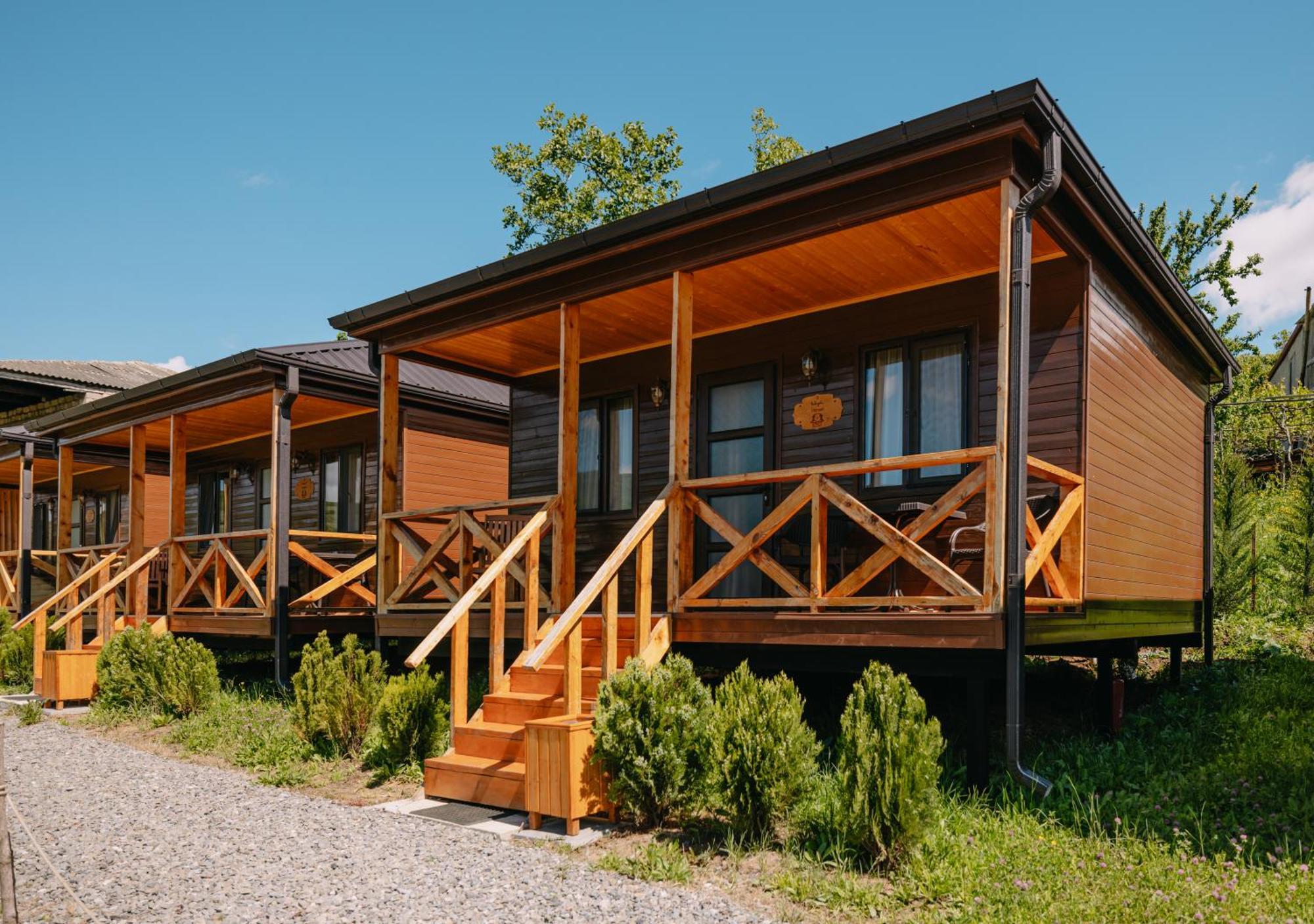 Chateau Ateni Cottages Гори Екстериор снимка