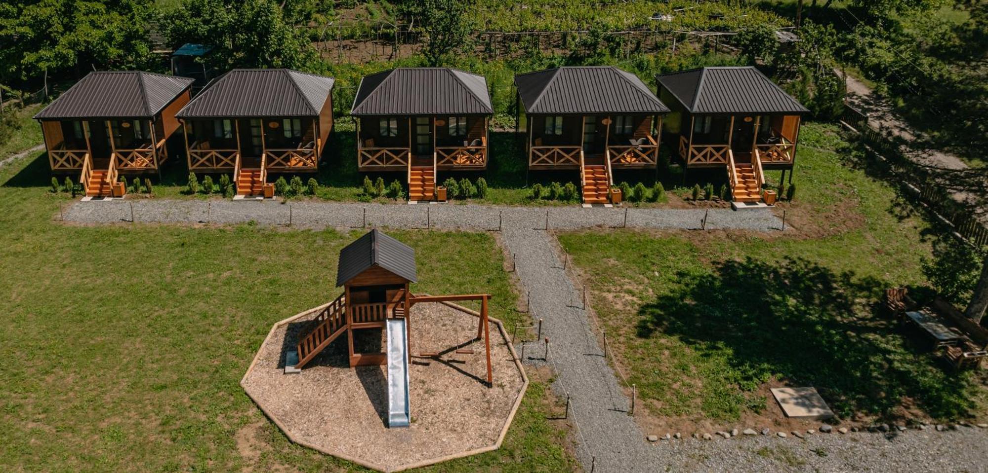 Chateau Ateni Cottages Гори Екстериор снимка
