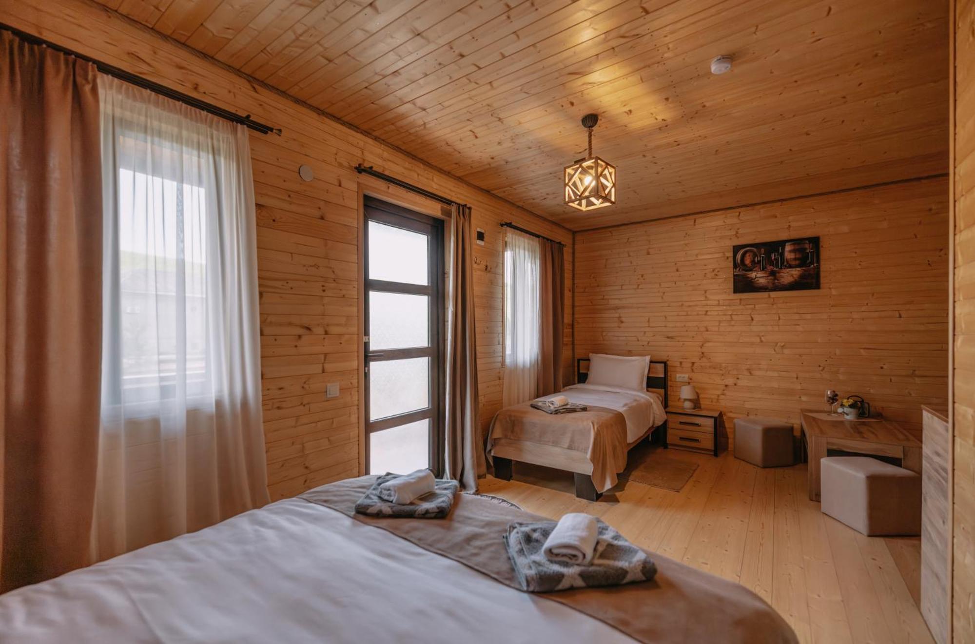 Chateau Ateni Cottages Гори Екстериор снимка