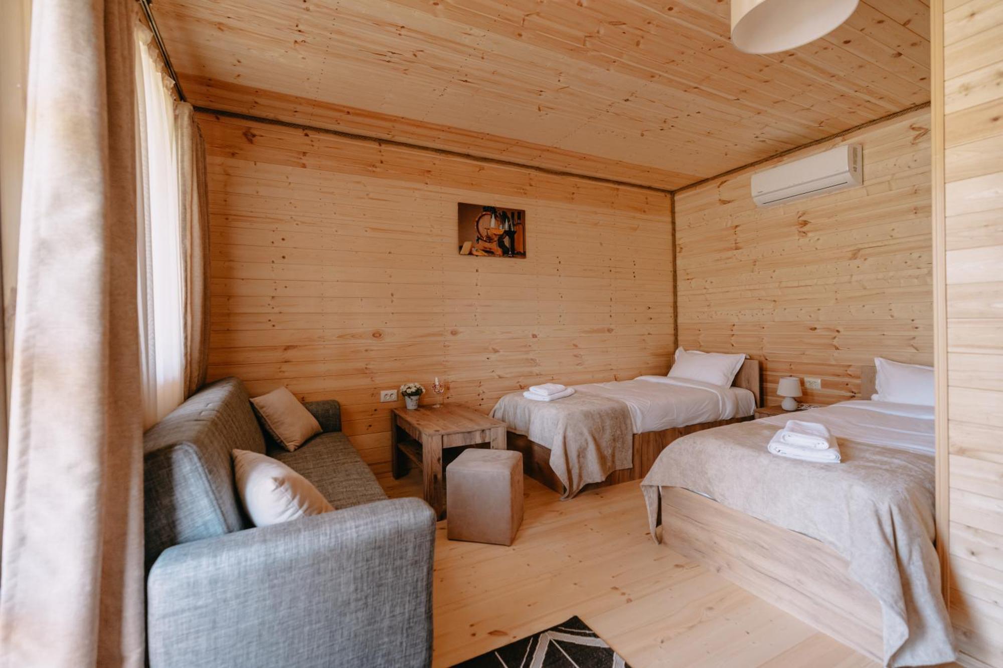 Chateau Ateni Cottages Гори Екстериор снимка