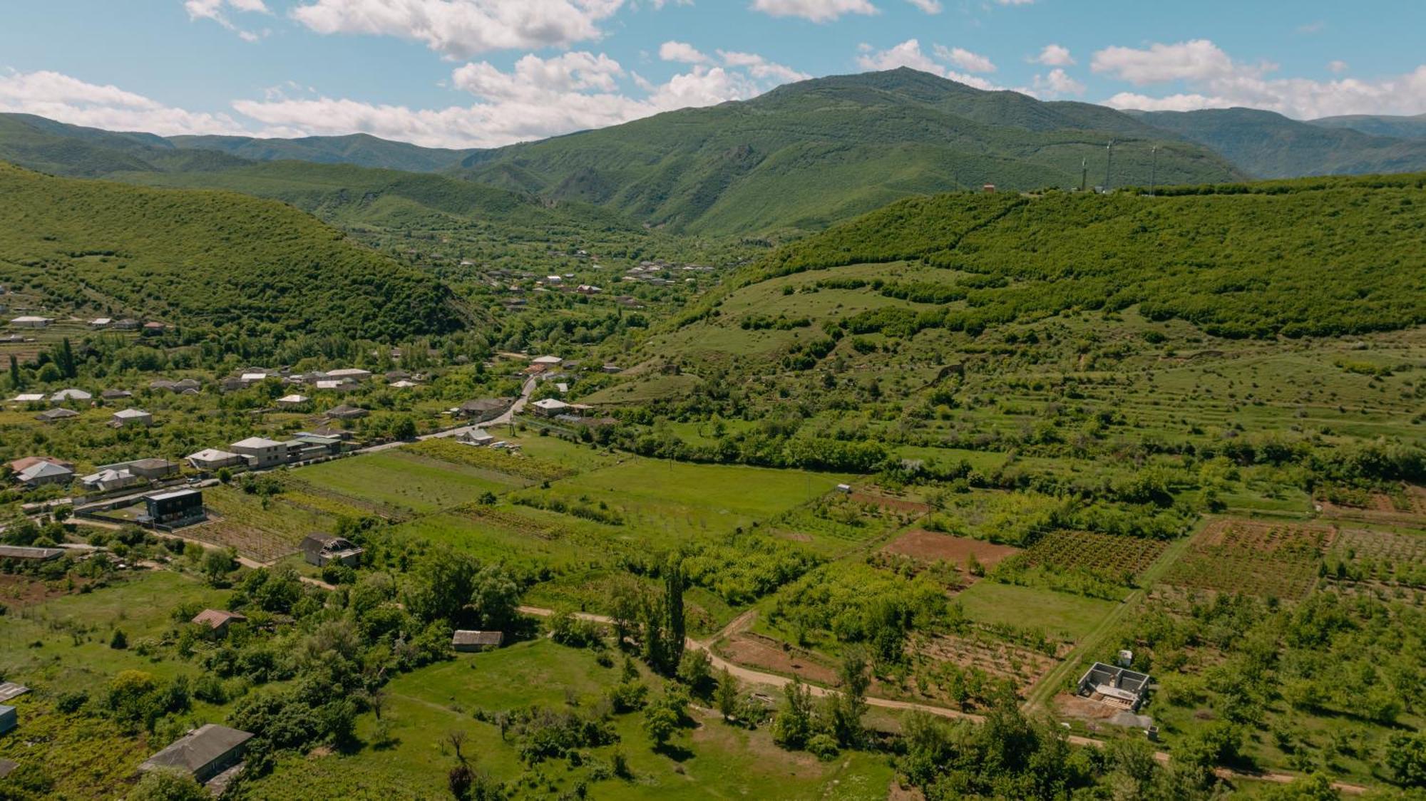 Chateau Ateni Cottages Гори Екстериор снимка