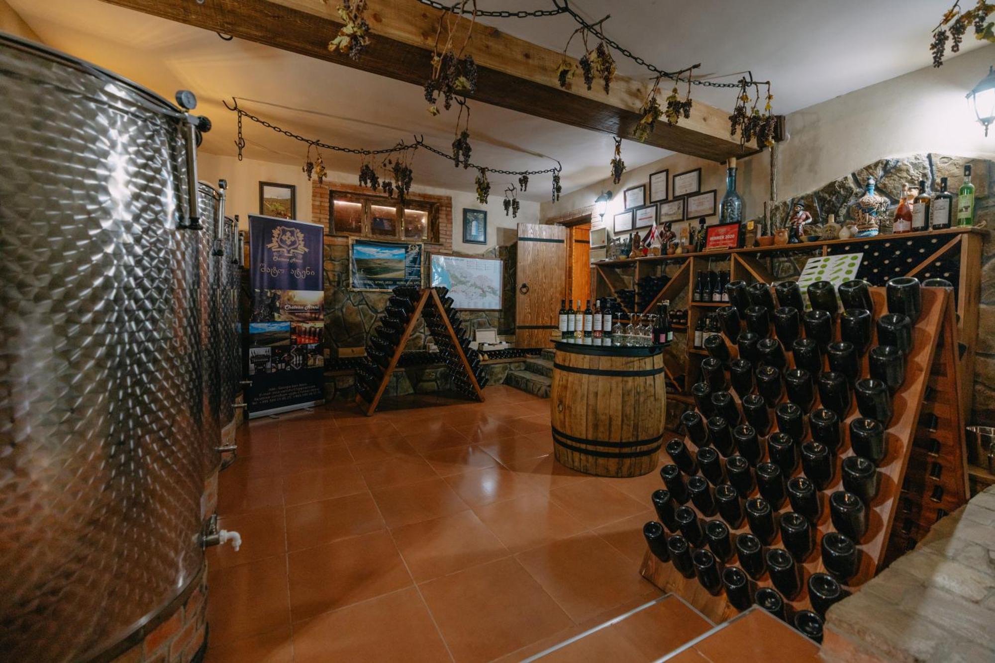 Chateau Ateni Cottages Гори Екстериор снимка